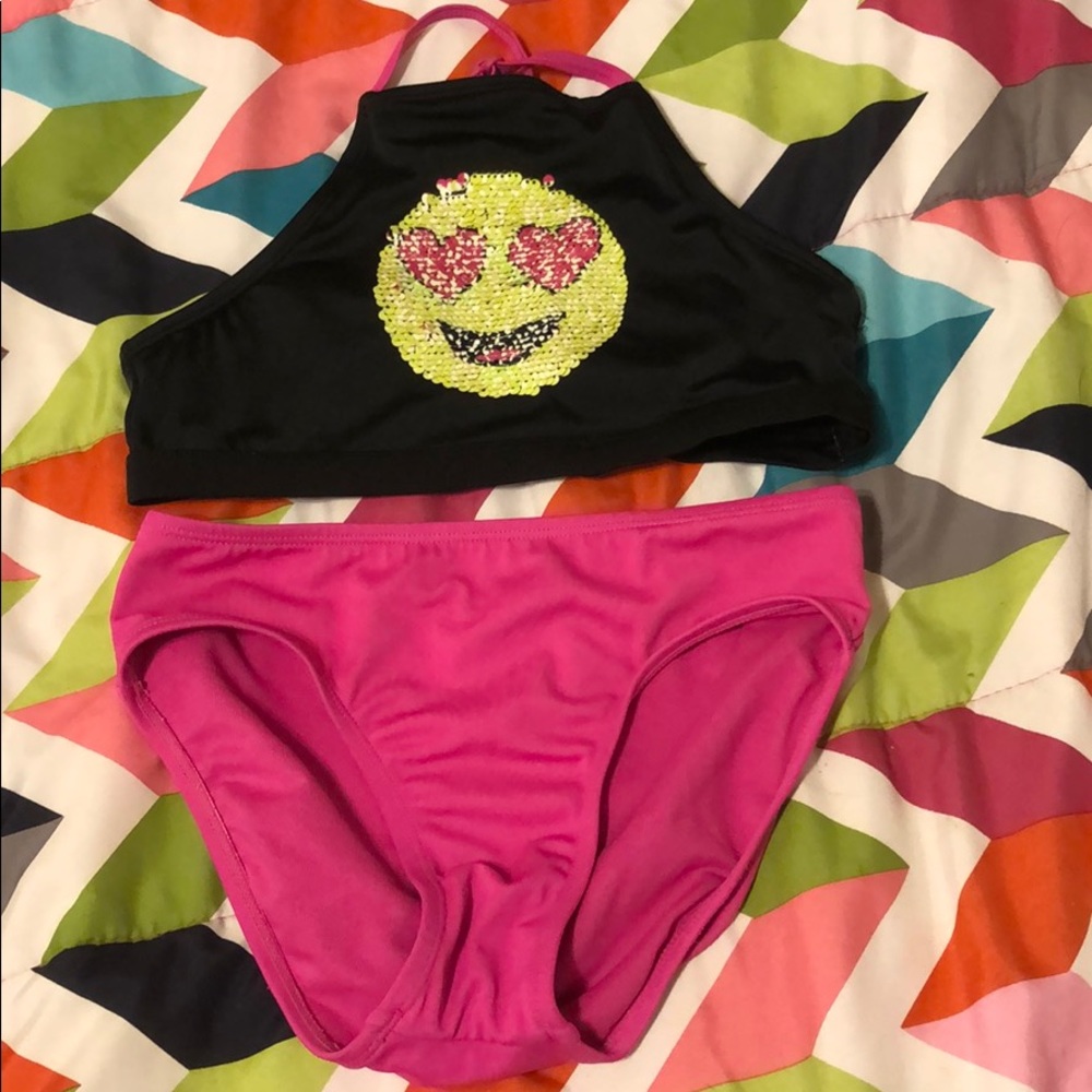 Justice Emoji two piece